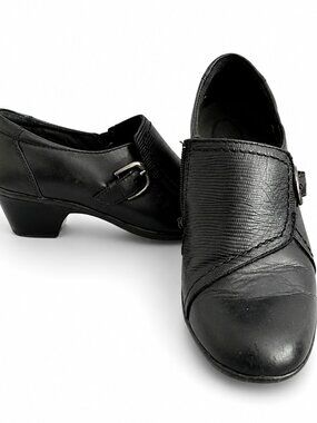 Clarks Black Leather Ankle Booties | Size 8 | Chic Comfort with Low Heel
